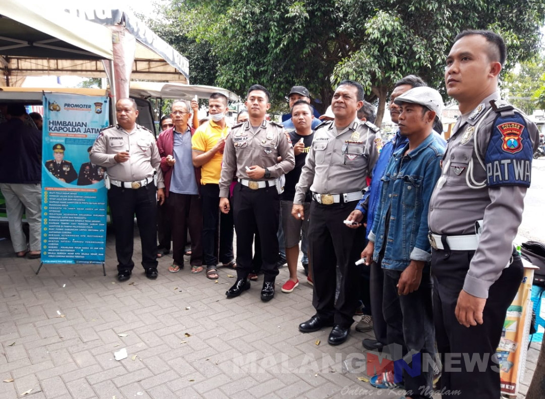 Satlantas Polres Malang, Sosialisasikan Pencegahan “Virus Corona”