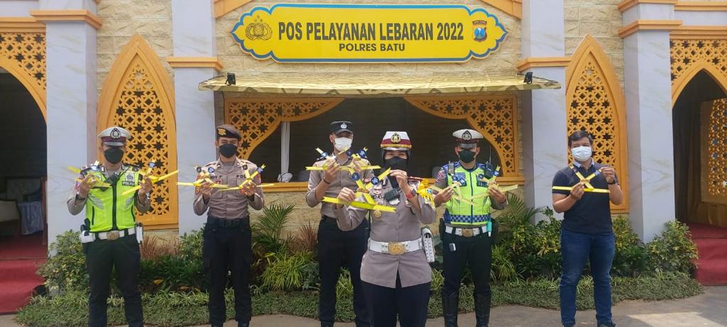 Langgar Operasi Ketupat Semeru, Sat Lantas Polres Batu Hadiahi Janur Kuning