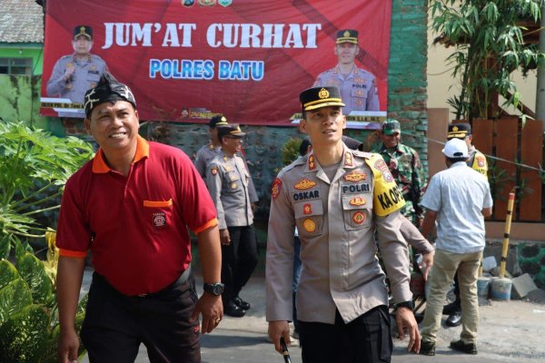 Jumat Curhat ke Desa Beji, Kapolres Batu AKBP Oskar Berharap Efektif Tingkatkan Sitkamtibmas yang Kondusif