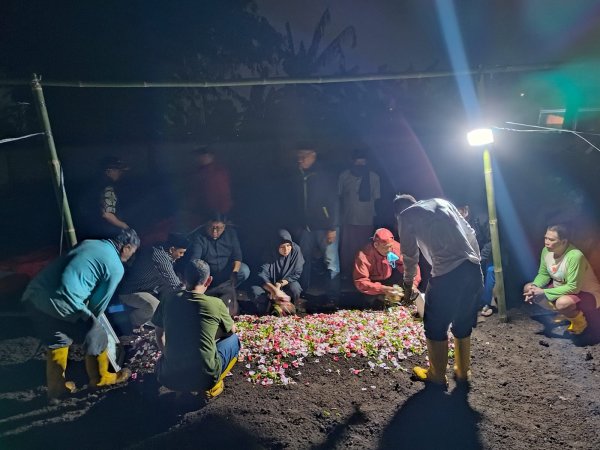 Dipindah ke Makam Keluarga di Desa Pesanggrahan, Jasad Mantan Wali Kota Batu Eddy Rumpoko Tercium Bau Wangi