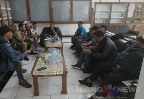 Dinilai Tak Adil Soal Kerja Sama, Puluhan Jurnalis Datangi Kantor Dewan