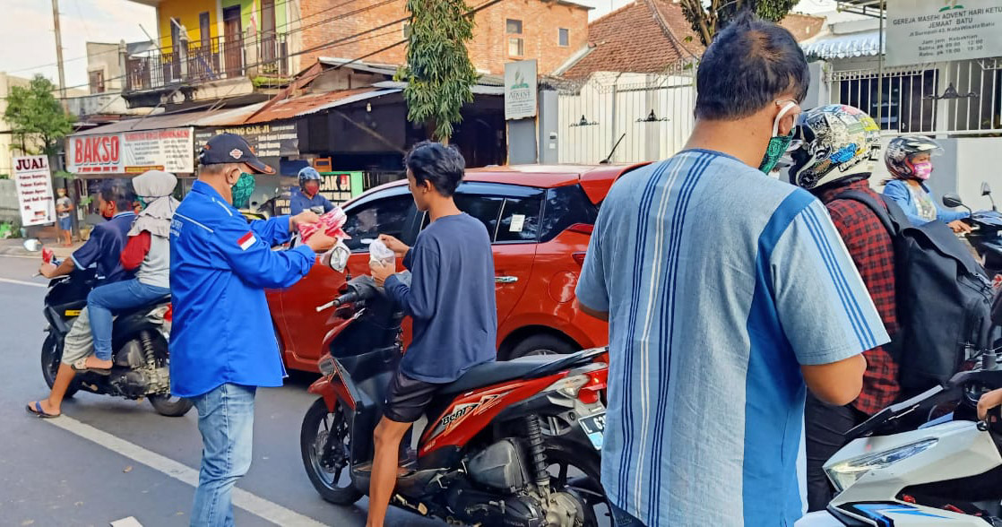 Ditengah Covid-19, YUA Bagikan Sembako, Masker dan Takjil