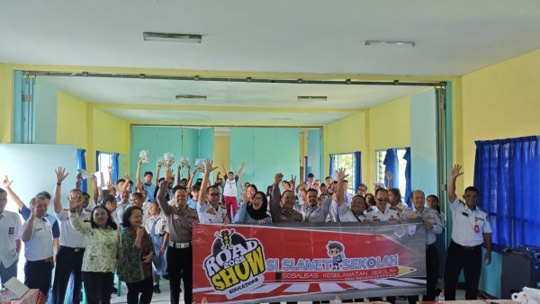 Sat Resnarkoba Polres Batu Beri Pembinaan dan Penyuluhan Bayaha Narkoba di SMA Katholik Yos Sudarso
