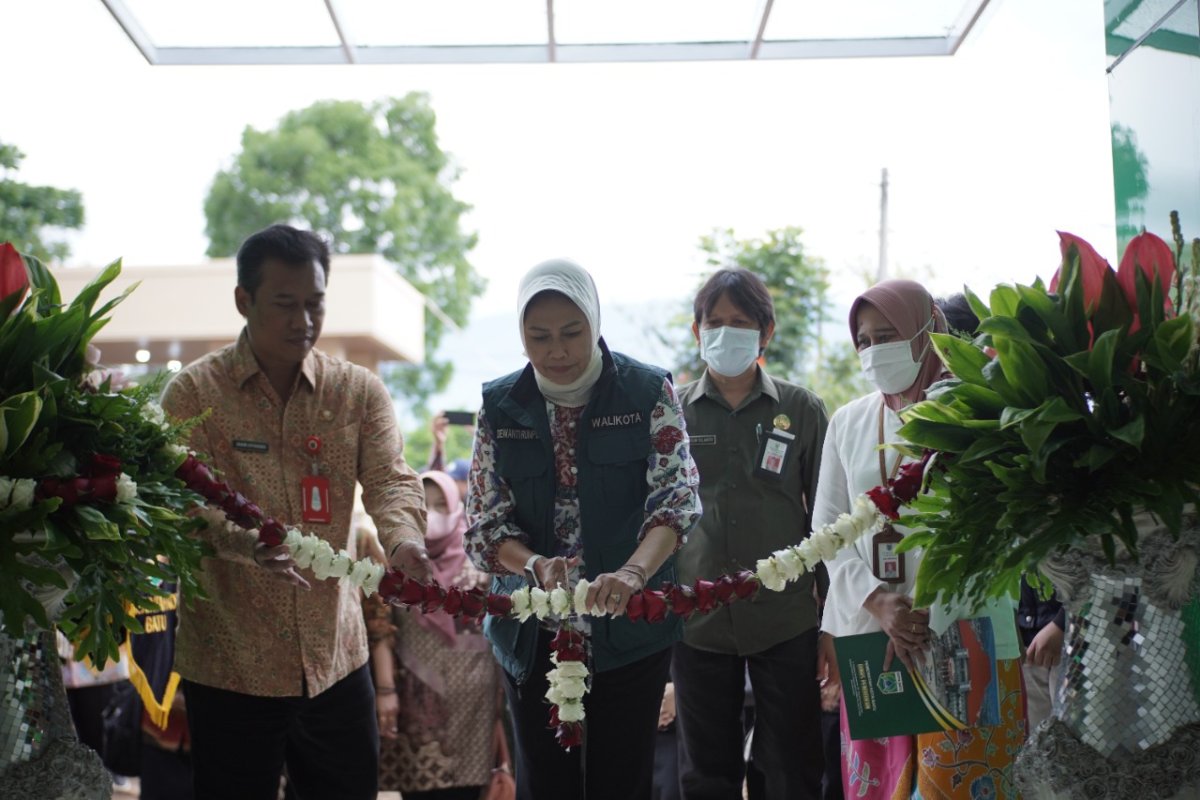 Resmikan Gedung SMPN 7 Kota Batu, Dewanti: Siap Terima Siswa di 2023