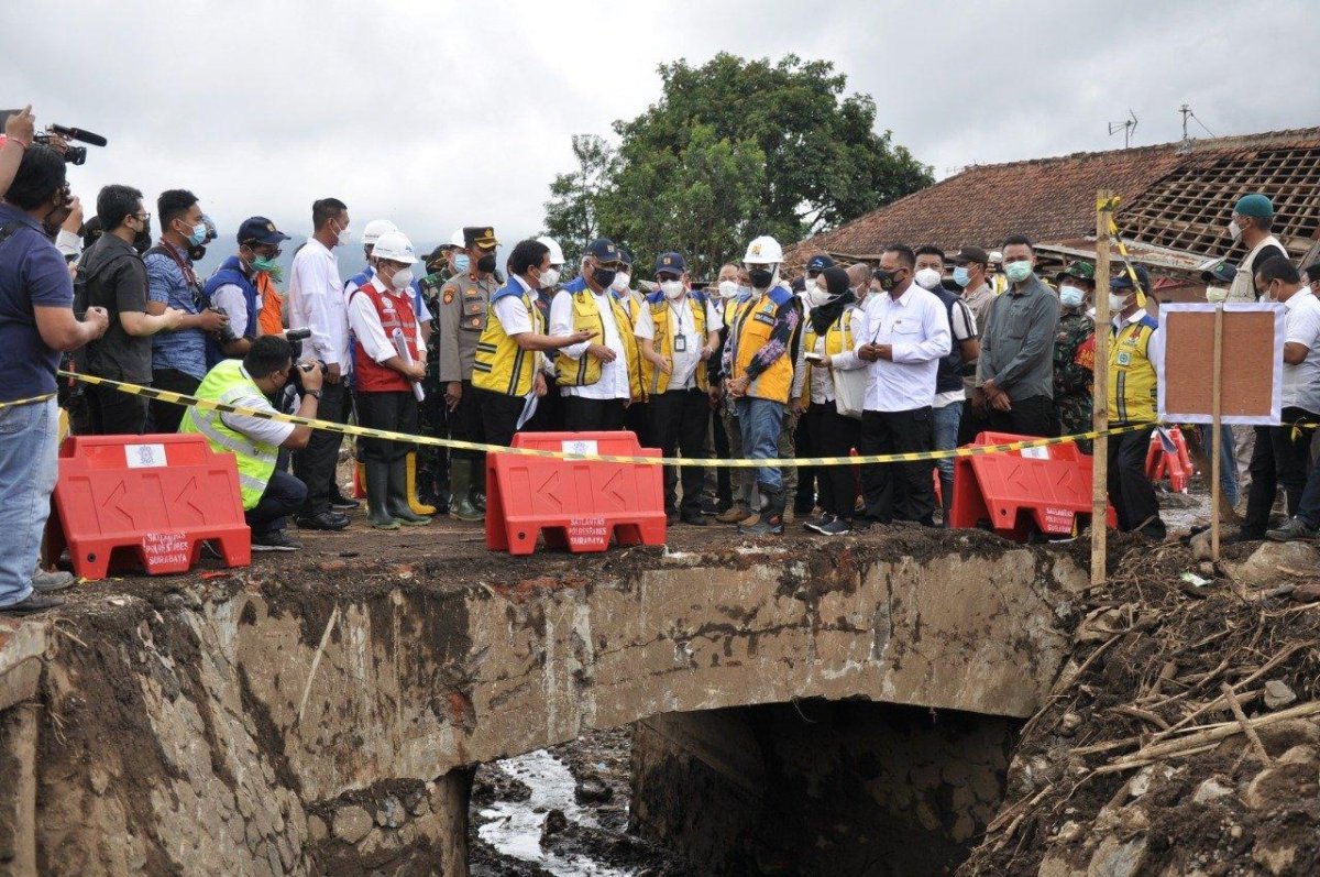 Menteri PUPR RI, Tinjau Penanganan Banjir Bandang dan Tanah Longsor di Kota Batu