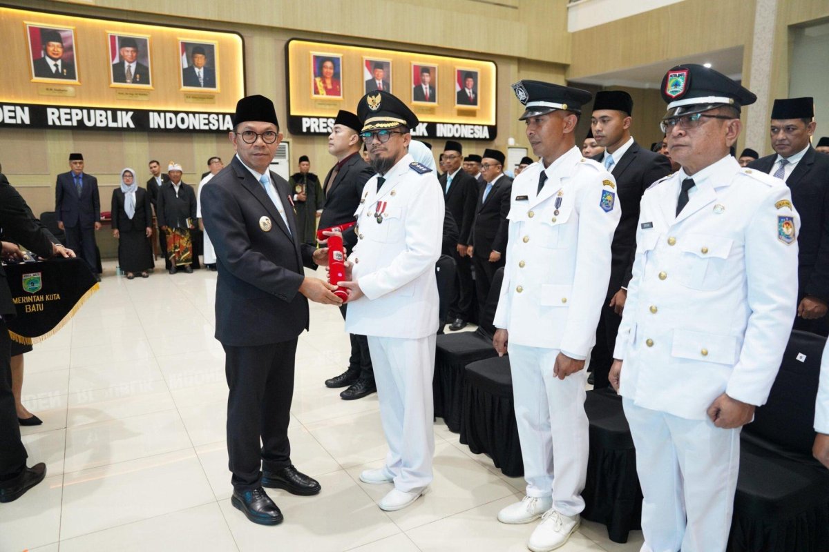 Tegaskan Komitmen Integritas dan Orientasi Pelayanan Publik, Wali Kota Batu, Nurochman Lantik 139 Pejabat