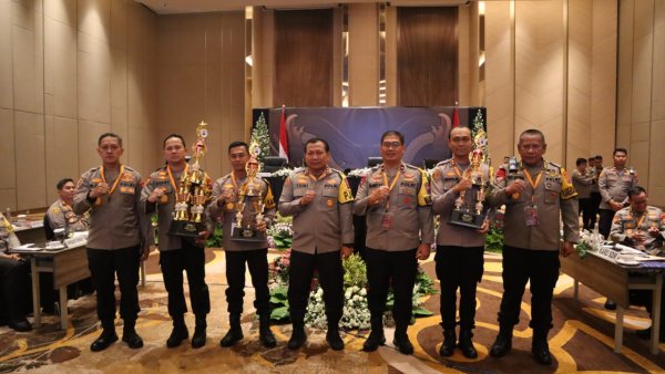 Anev Sitkamtibmas 2023, Kapolda Jatim Irjen Pol. Toni Apresiasi Kinerja Para Kapolres