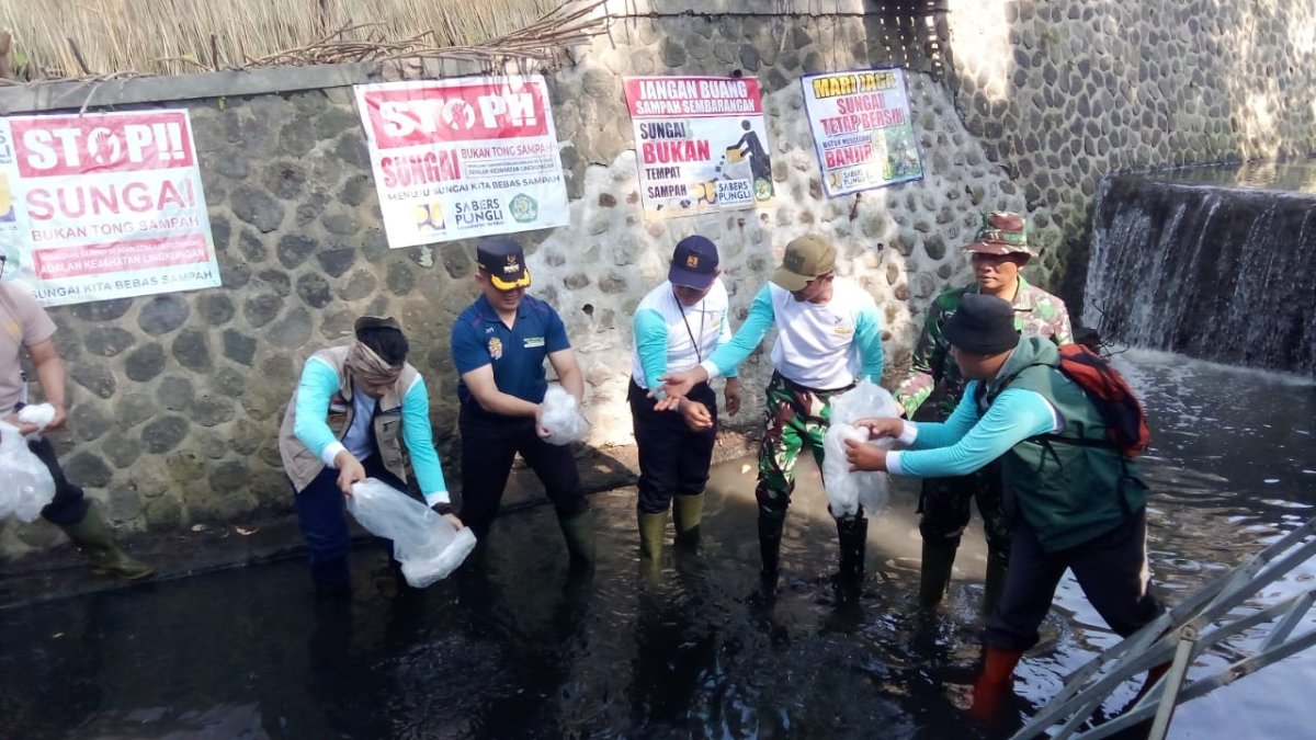 Peringatan Hari Air Sedunia, Pemkot Batu Bersihkan Kali dan Tanam Biopori