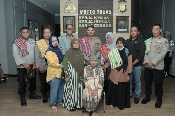 Penantian 37 Tahun, Polresta Malang Kota Pertemukan Hernik dengan Keluarganya