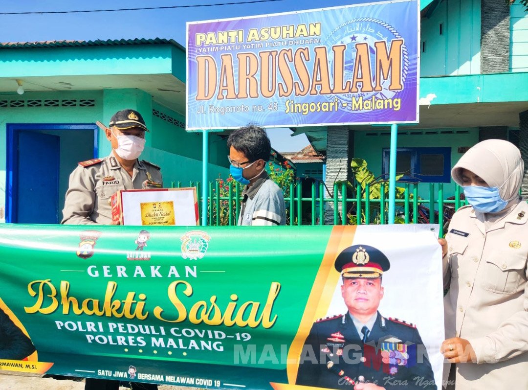 Bakti Sosial Polri Peduli Covid-19, Polsek Singosari Bagikan Sembako