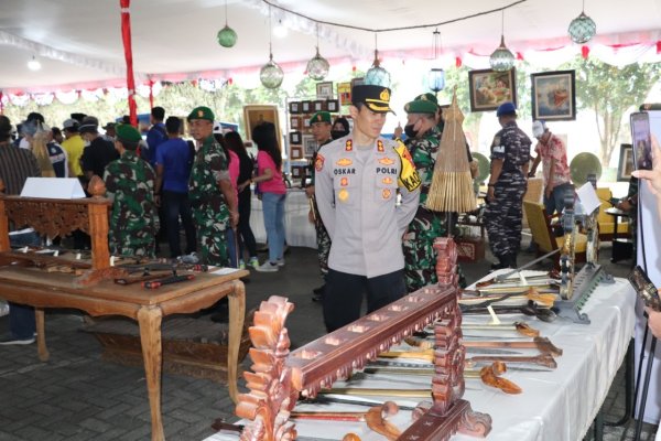 Kapolres Batu AKBP Oskar Hadiri Apel Sinergitas TNI-Polri dan Aremania