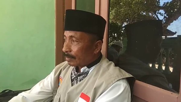 Manfaatkan Air Laut Pantai Ngliyep, Therapis Ini Eksis di Masa Pandemi