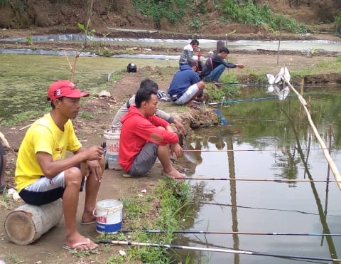 Refreshing Saat Pandemi di Pemancingan Sumber Gentong Gondanglegi