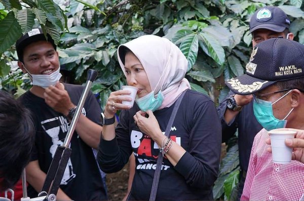 Hadiri Peluncuran Kopi Ceret, Dewanti Rumpoko Bakal Fasilitasi Petani