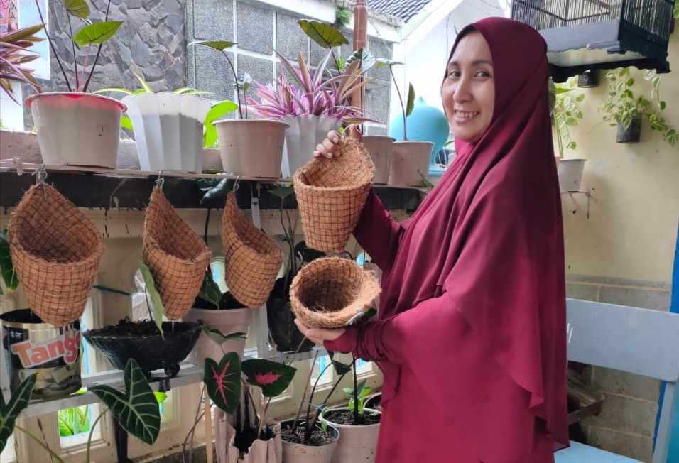 Tangkap Peluang Trend Pot Sabut Kelapa, Hasilkan Rupiah Saat Pandemi