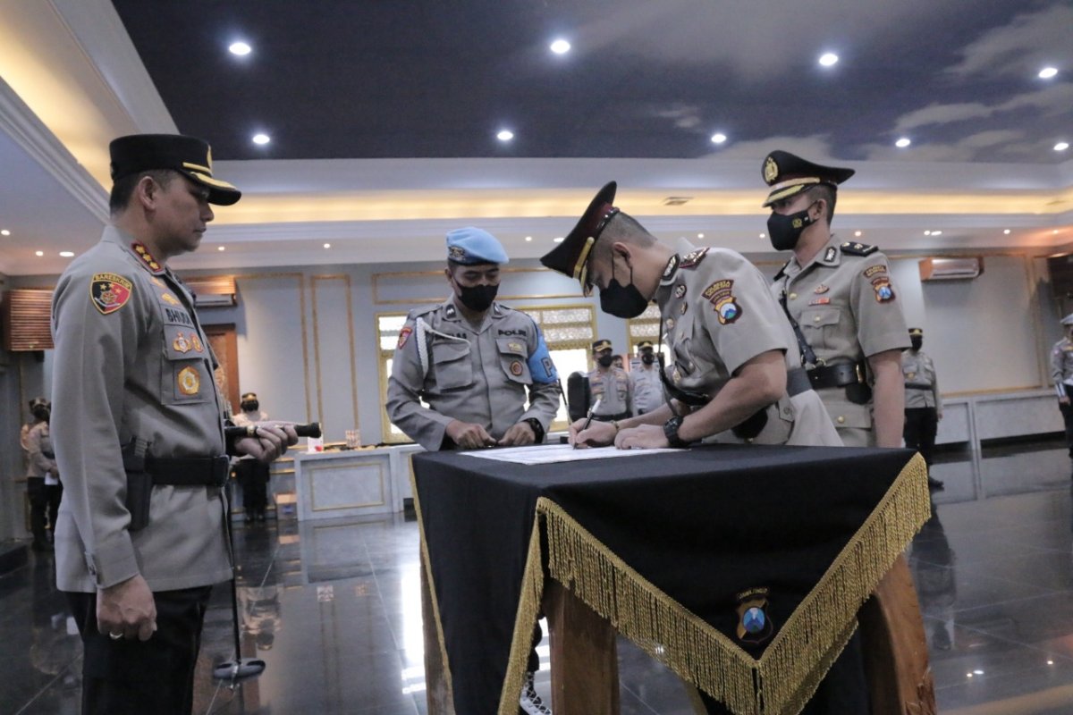 Kombes Pol Buher Pimpin Sertijab Kapolsek Blimbing Polresta Malang Kota
