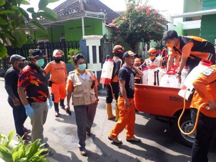 Cegah Covid-19, Mergosono Disemprot Disinfektan