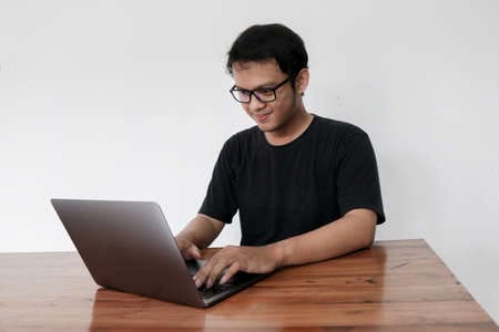 Microsoft Rilis Survey Kesopanan Warganet Indonesia, Pakar Linguistik UIN Malang Beri Sorotan