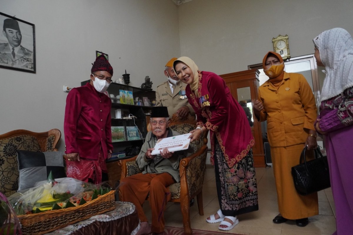HUT Kota Batu ke-21, Dewanti Kunjungi Veteran dan Janda Veteran