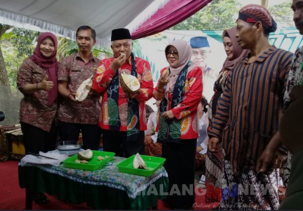 Bazar Durian di Ngantang Sukses Tarik Ribuan Pengunjung