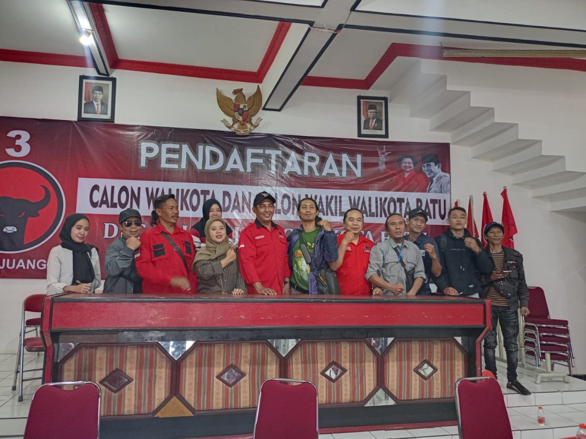 Mantan Wartawan Senior Malang Raya Suwito Kembalikan Formulir Pendaftaran Bacakada 2024-2029