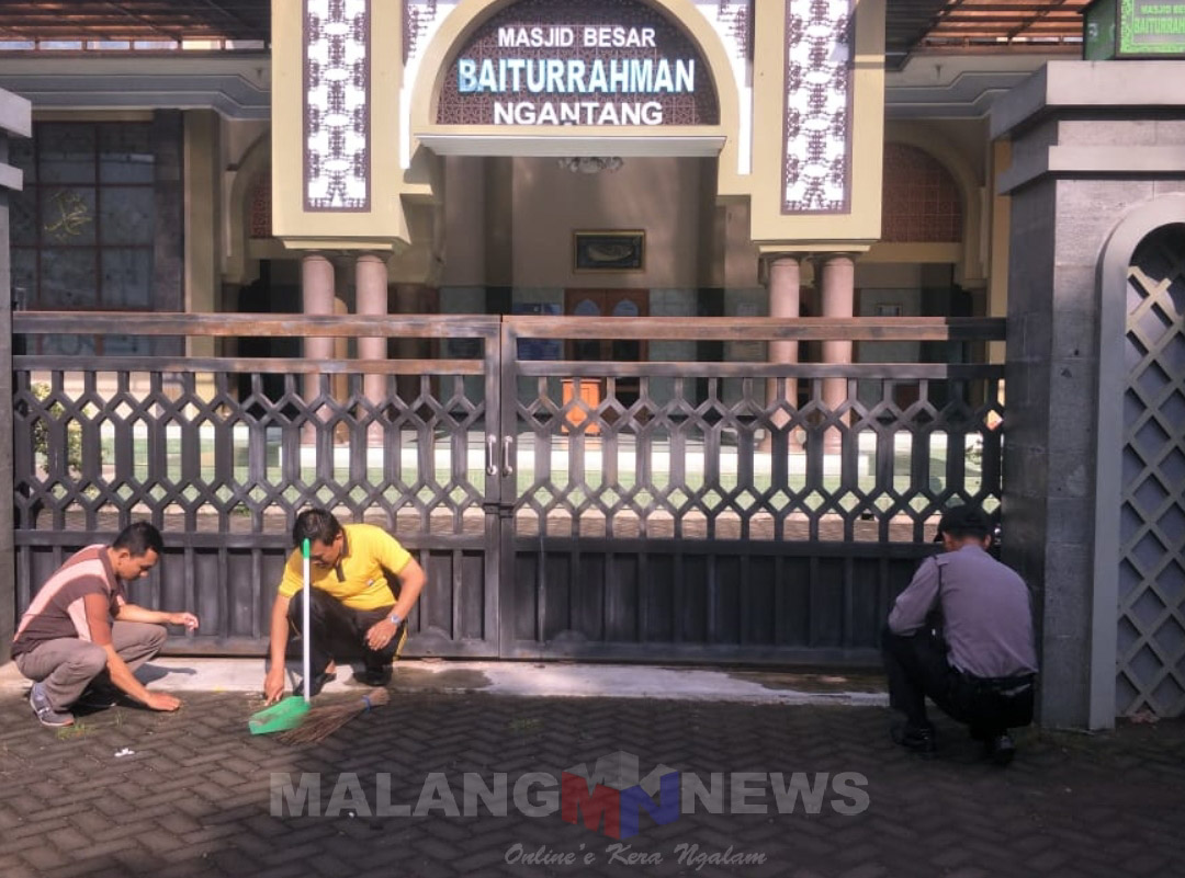 Tangkal “Virus Corona” Ini Hari kedua Kerja Bakti di Polsek Ngantang