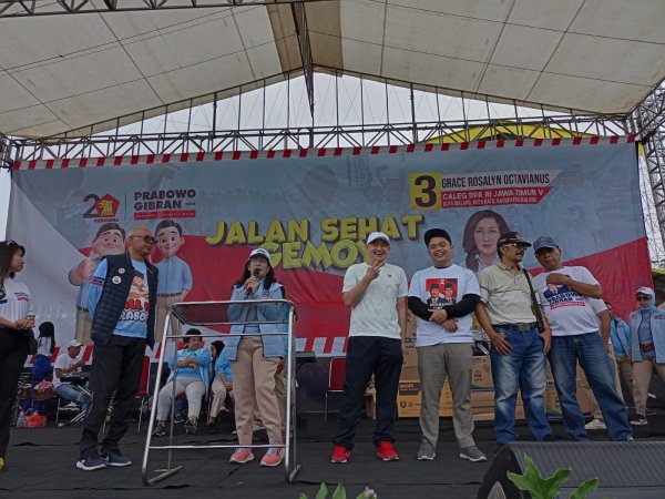 Meriah, Partai Gerindra Gelar Gerak Jalan Sehat Bersama Pendukung Prabowo-Gibran