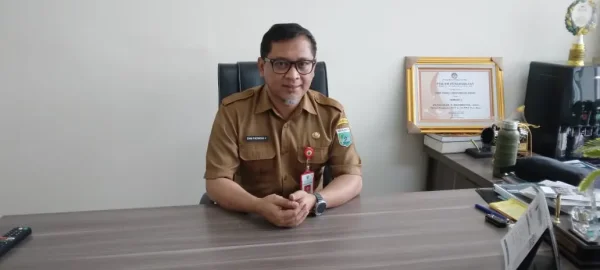 Melalui DLH Pemkot Batu Berikan Penghargaan Adiwiyata 2025 kepada 5 SD dan SMP di Kota Batu