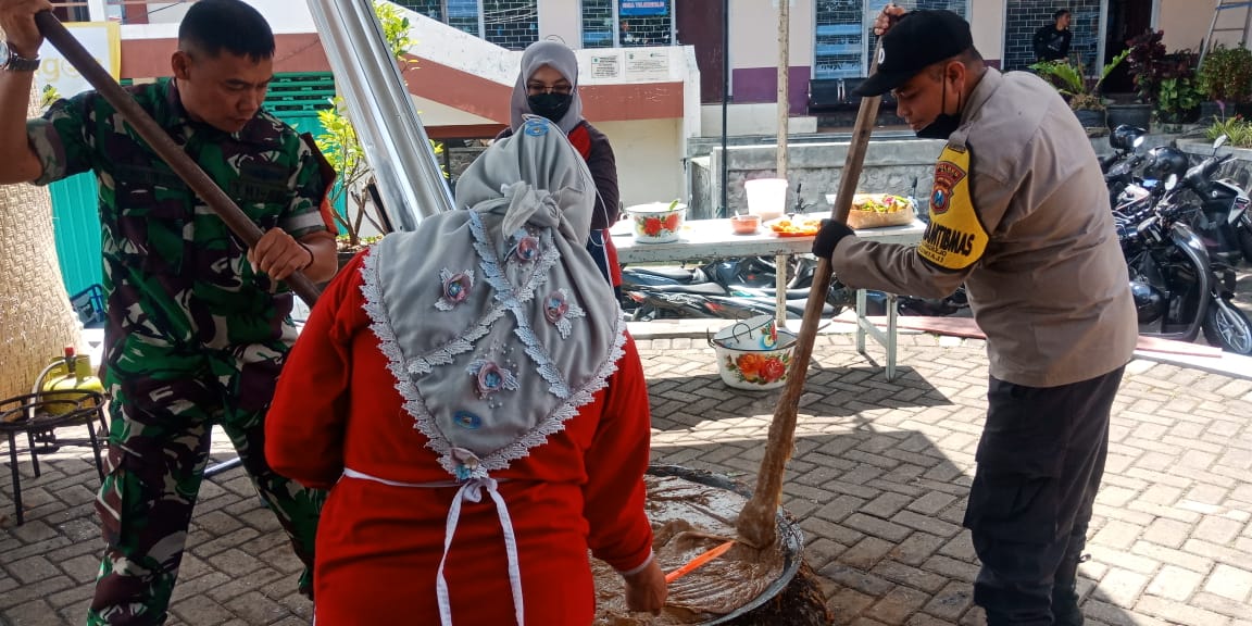 Usung Tema “Njenang” Warga Desa Tulungrejo Bersama Tiga Pilar, Gelar Selamatan Desa ke-187