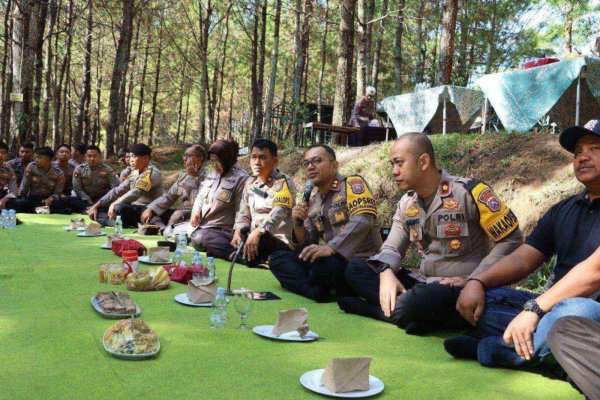 Jum’at Curhat, Kapolres Batu AKBP Andi Tampung Keluhan Warga Soal Pengelolaan Hipam