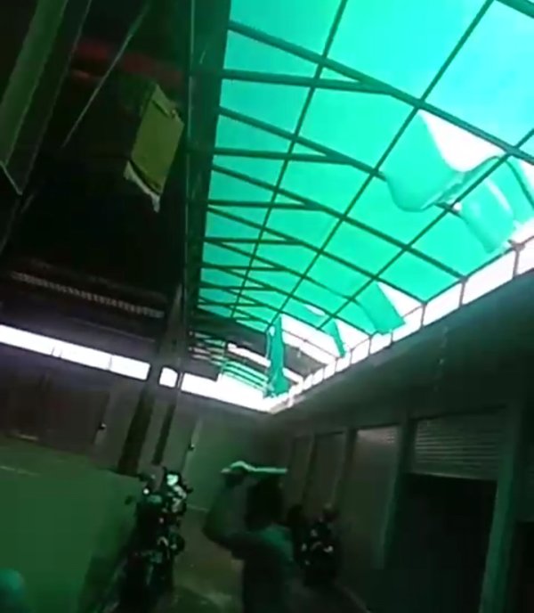 Miris! Baru Dibangun, Pasar Sayur Kota Batu “Bocor”