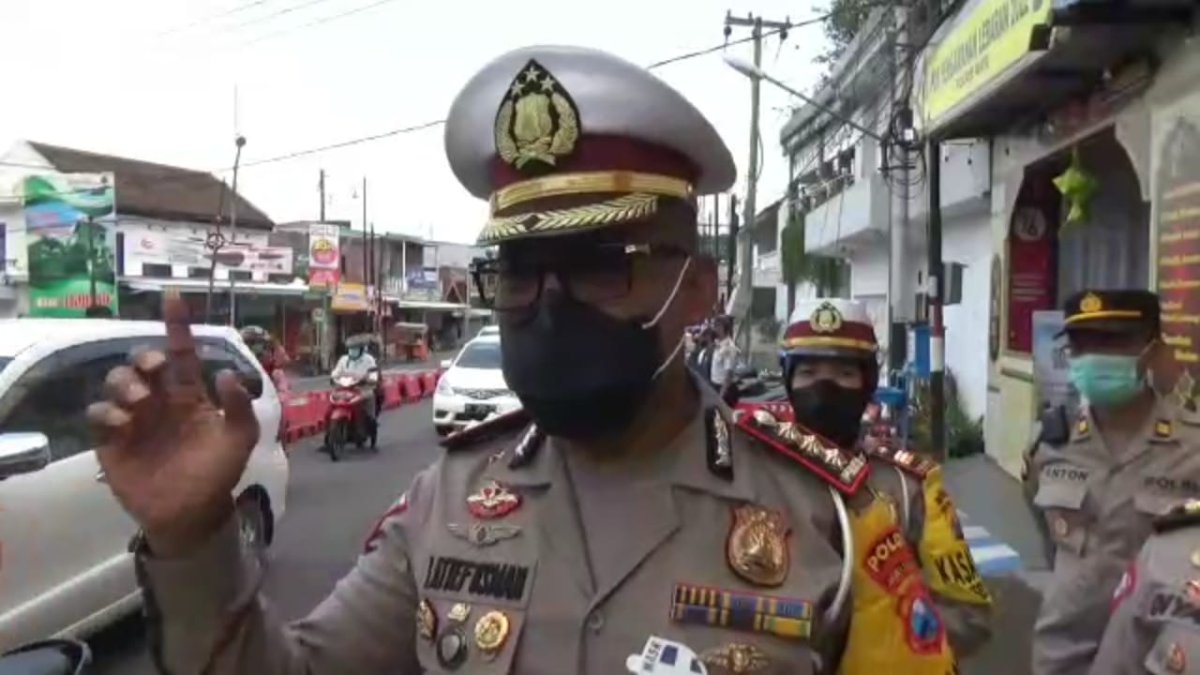Antisipasi Kemacetan, Dirlantas Polda Jatim Siaga dan Lakukan Pengecekan di Pos Polisi 9.1 Pendem