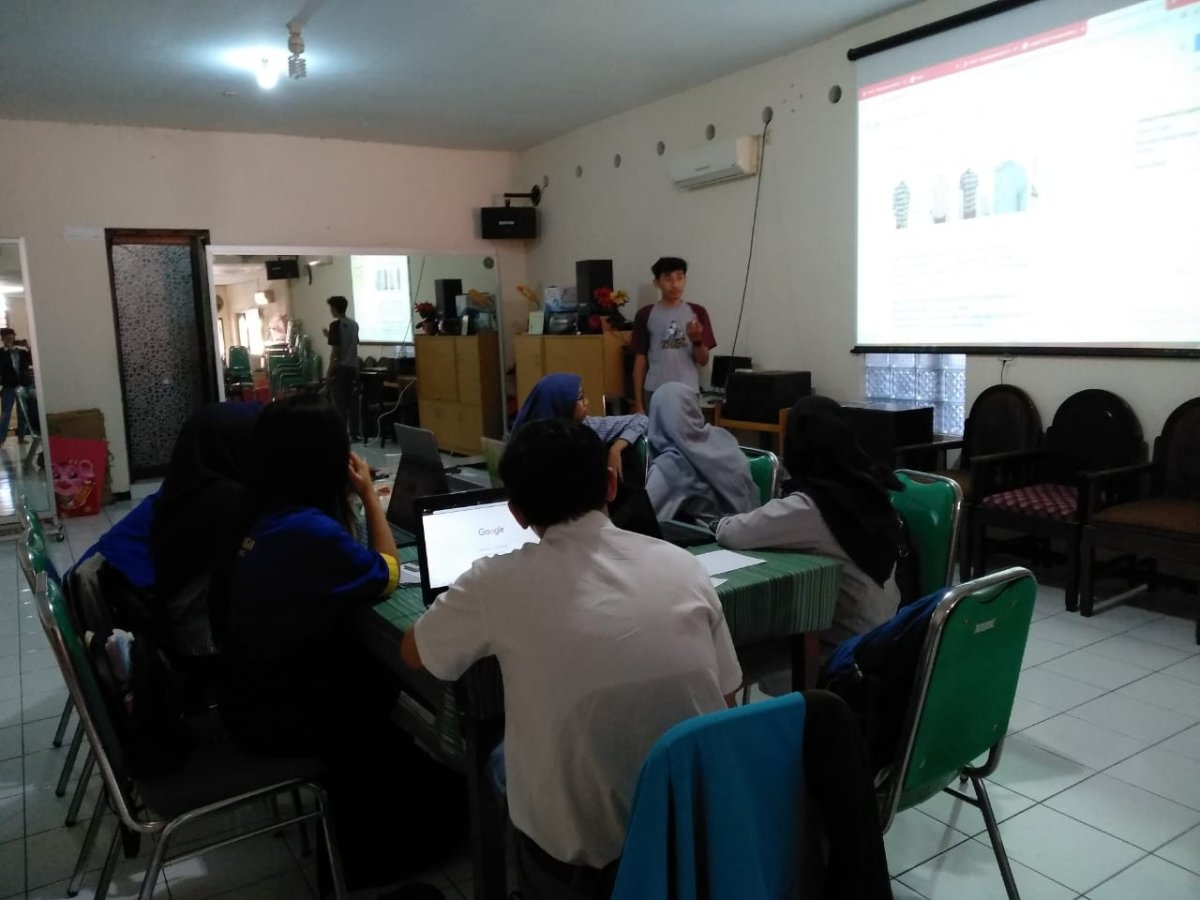 Kiprah Ramadan, Millenial Kota Malang, Tekuni Usaha Kaos dan Buka Magang di Tengah Pandemi