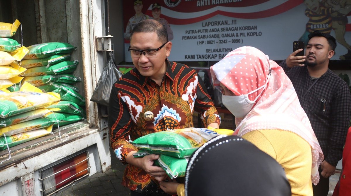 Gerakan Pangan Murah Perdana Tahun 2024, Pj. Wali Kota Batu Aries: Tekan Inflasi Ekonomi