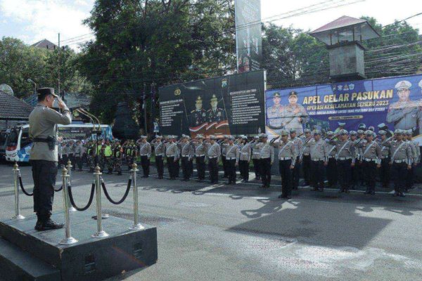 Kapolresta Malang Kota Kombes Pol. Buher, Pimpin Apel Gelar Pasukan Operasi Keselamatan Semeru 2023