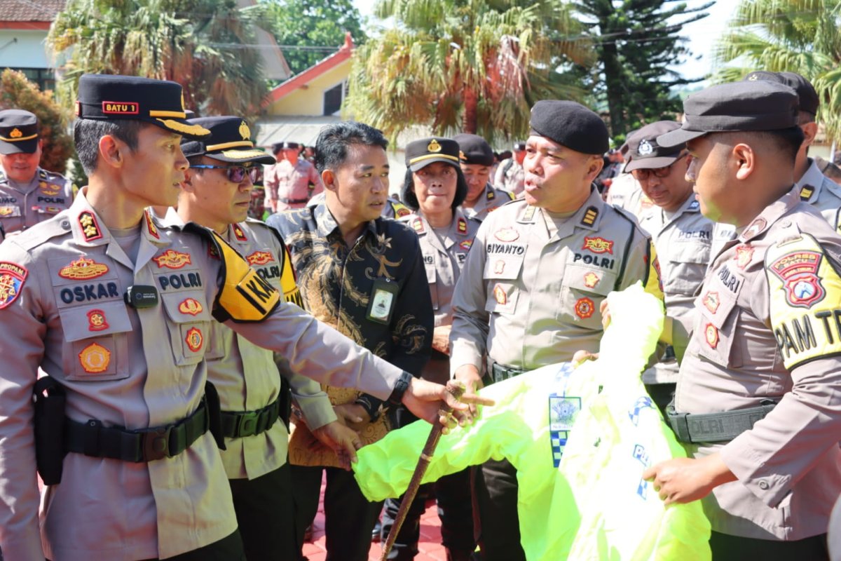 Kapolres Batu AKBP Oskar Berangkatkan 320 Personil, Amankan Pemilu 2024