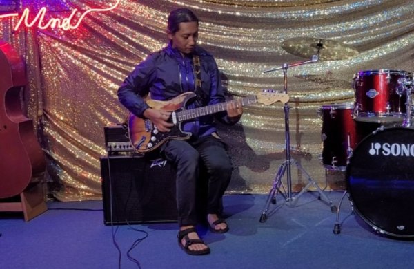 Chord Gitar dan Lirik Lagu Galau Bayu Skak di Film Yowes Ben