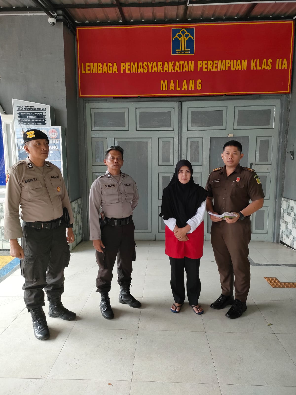 Korupsi Puskesmas Bumiaji, Kejari Batu Serahkan Tersangka dan BB Tahap 2 Penyidik ke JPU