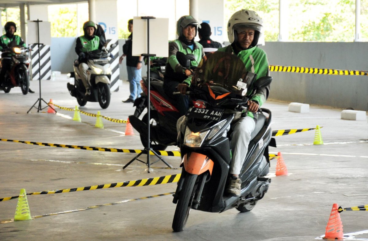 Tingkatkan Standar Pelayanan, Ribuan Mitra Gojek Malang Ikuti Pelatihan Berkendara Aman