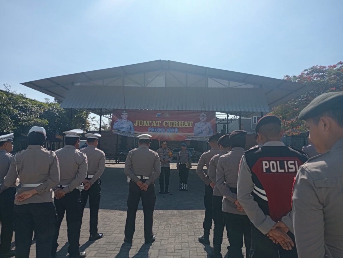 Jaring Aspirasi Terkait Kamtibmas, Polres Batu Gelar Jumat Curhat di Desa Pesanggrahan