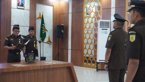 Kajari Batu, Didik Adyotomo Pimpin Pelantikan dan Sertijab Kasi Pidsus Kejari Batu