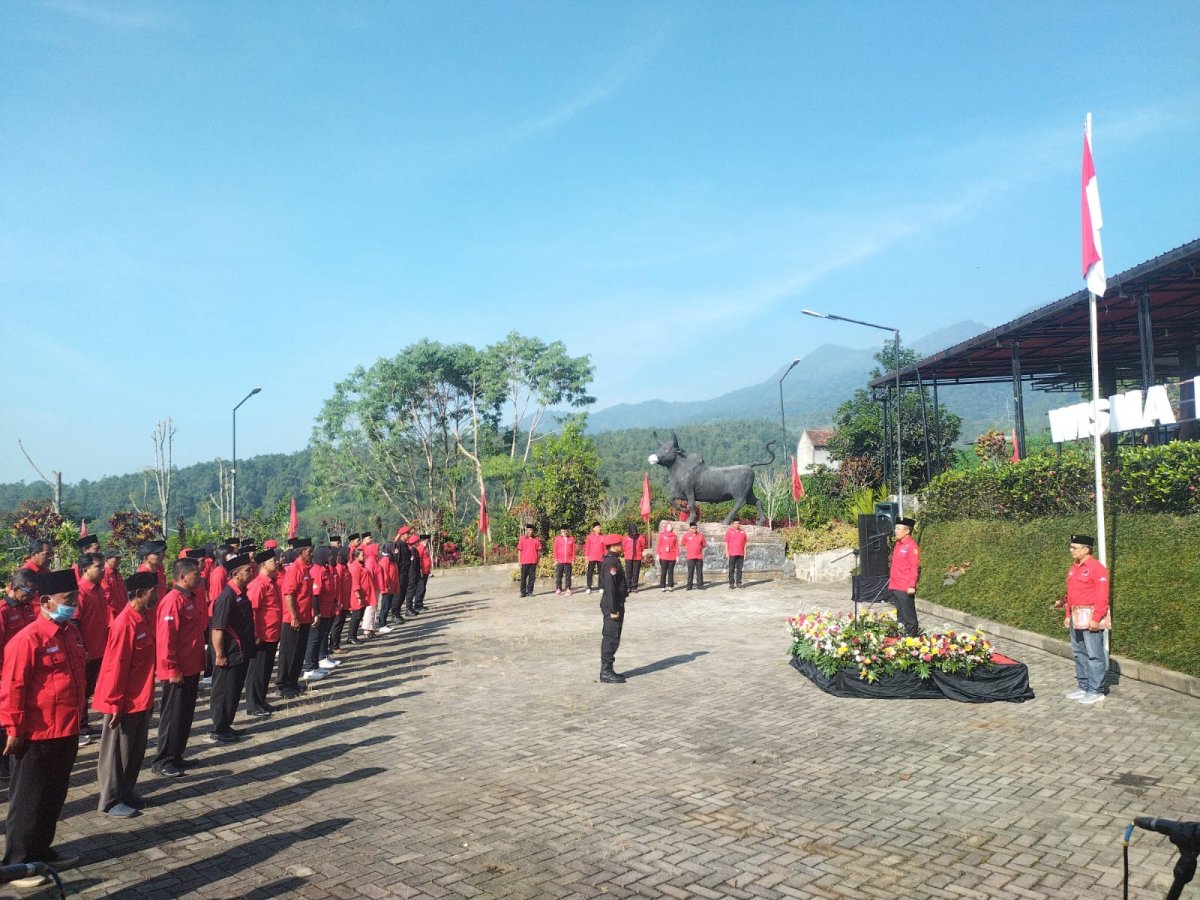 DPC PDI Perjuangan Kota Batu Gelar Upacara Bendera, Punjul Santoso: Sebagai Penerus Bangsa, Kita Harus Meneruskan Perjuangan Bung Karno