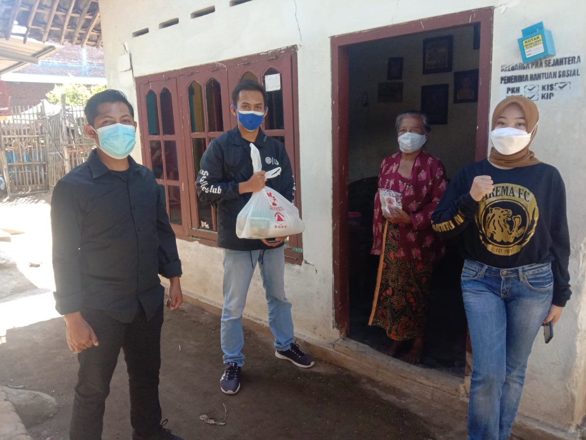 IKAMANDA Distribusikan Sembako ke Warga Turen, Pada Peringatan HUT Arema FC
