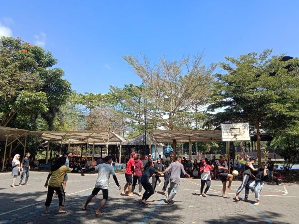 Usai Upacara HUT RI ke-77, Siswa Siswi SPI Rayakan Berbagai Perlombaan