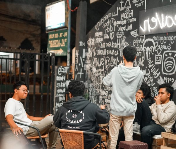 Andalkan Es Kopi Susu, Cafe Heaven Bertahan Kala Pandemi