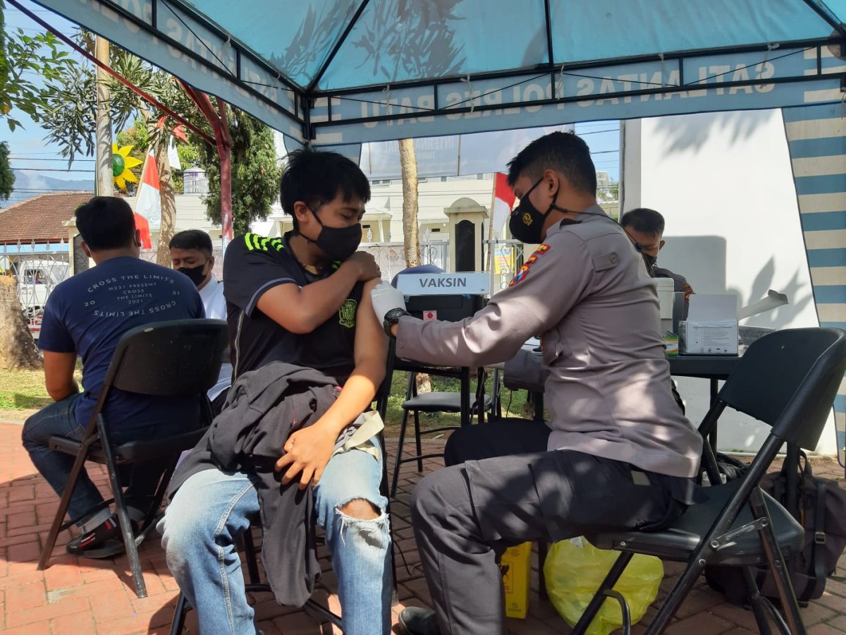 Perkuat Imun Masyarakat di ‘Gerai Vaksin Presisi’ Polres Batu