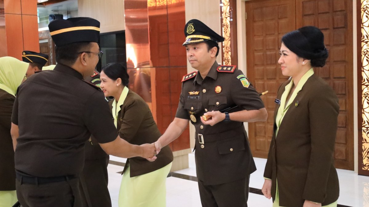 Kajati Jatim Pimpin Sertijab, Arya Wicaksana Resmi Gantikan Andy Sasongko Jabat Kajari Batu