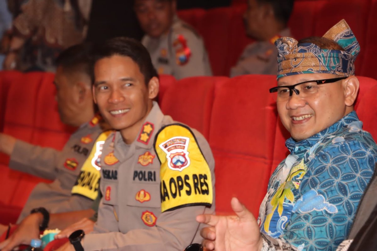 Nobar Film Aku Rindu, Pj. Wali Kota Batu Dr. Aries: Filmnya Keren Luar Biasa dan Menginspirasi