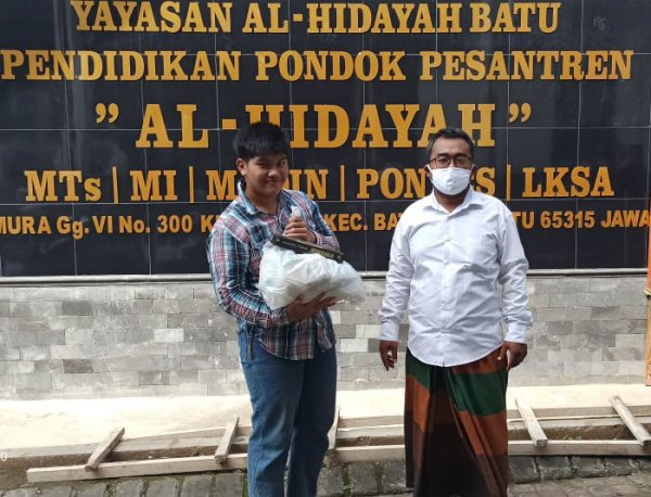 Yayasan Pondok Pesantren Al-Hidayah Kota Batu, Bagikan 150 Paket Sembako