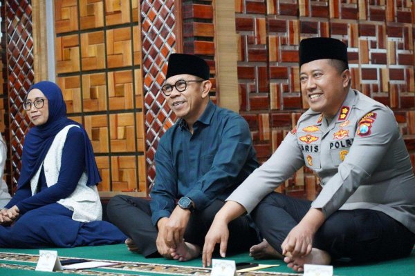 Perkuat Sinergi Jaga Kondusifitas Wilayah, Wali Kota Batu Nurochman Safari Ramadan di Mapolres Batu